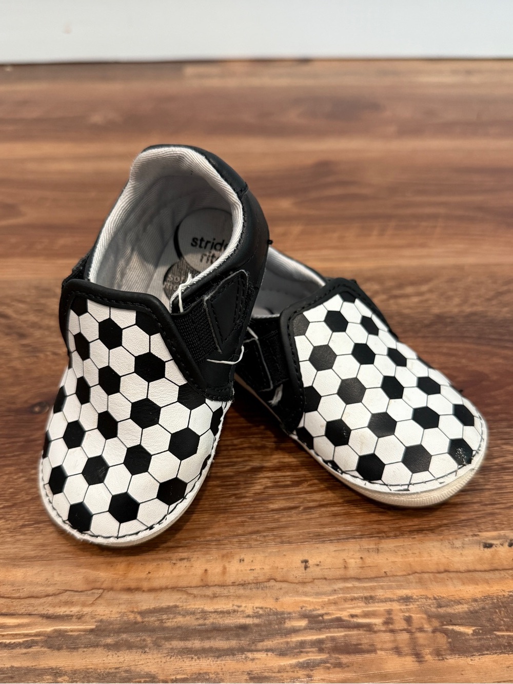 Stride Rite Toddler Soccer Shoes - size 5